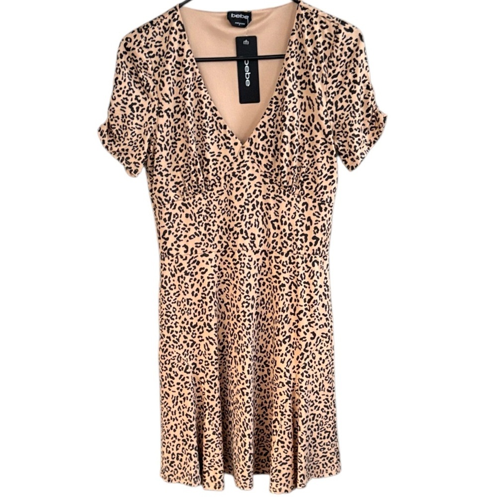 NWT Bebe Animal Print V Neck Fit and Flare Dress Size Small